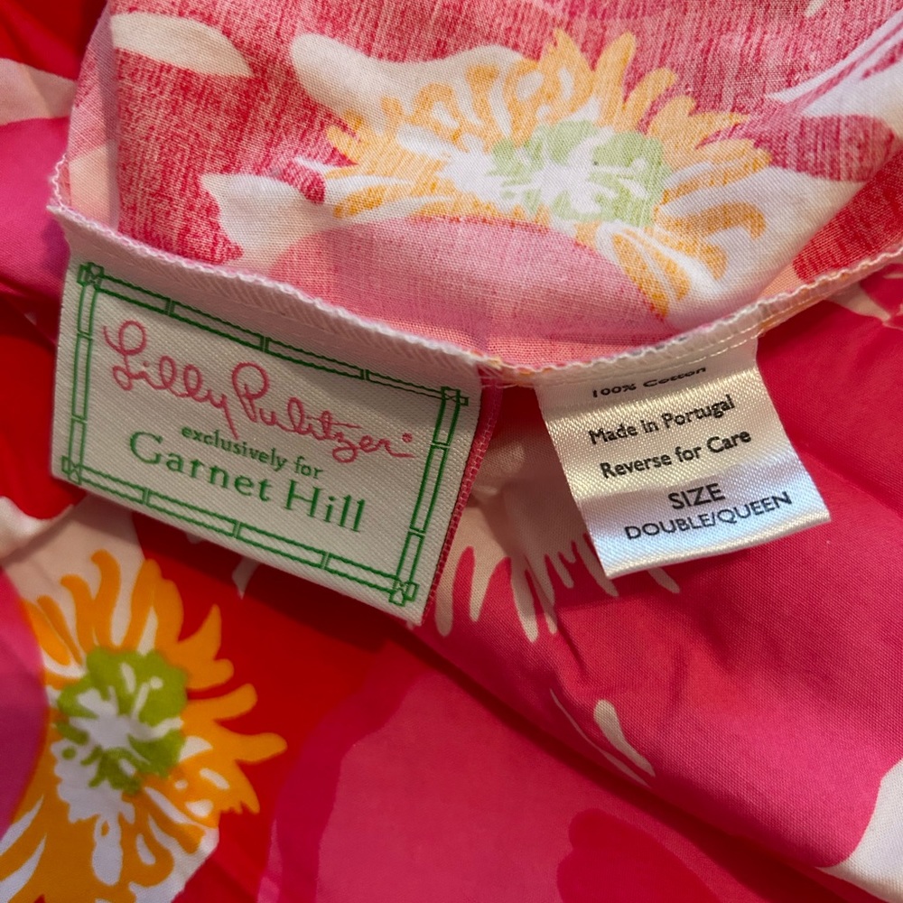 Lilly Pulitzer for Garnet Hill Duvet and Shams - Picture 3 of 4